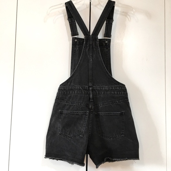 Madewell High Rise Washed Black Denim Adirondack Short Overalls - Picture 6 of 16
